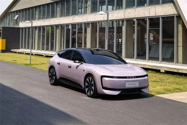 销量七连涨，汽车工业转型之“上汽范本”