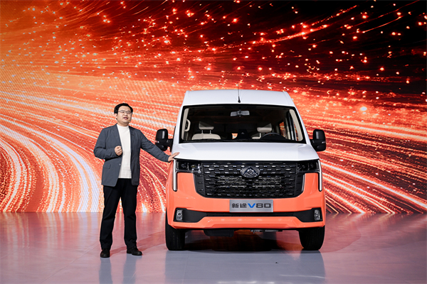 跑得猛、花得少、养得省、全场景！“全场景高价值轻客”上汽大通新途V80 9AT荣耀上市，全面高人一档