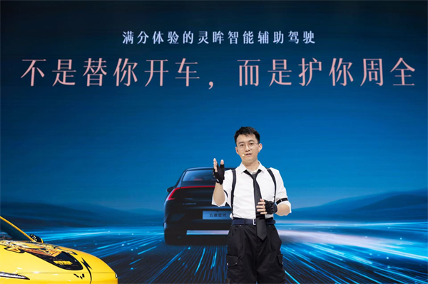 10.98万元起！五菱星光2025款开启预售，携手《和平精英》打造年轻人的智能实战利器！