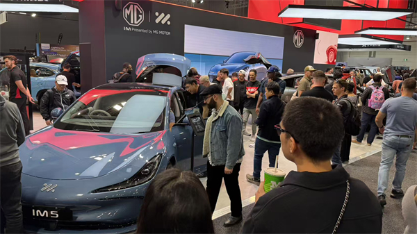 智己汽车正式登陆澳大利亚，双车闪耀墨尔本车展
